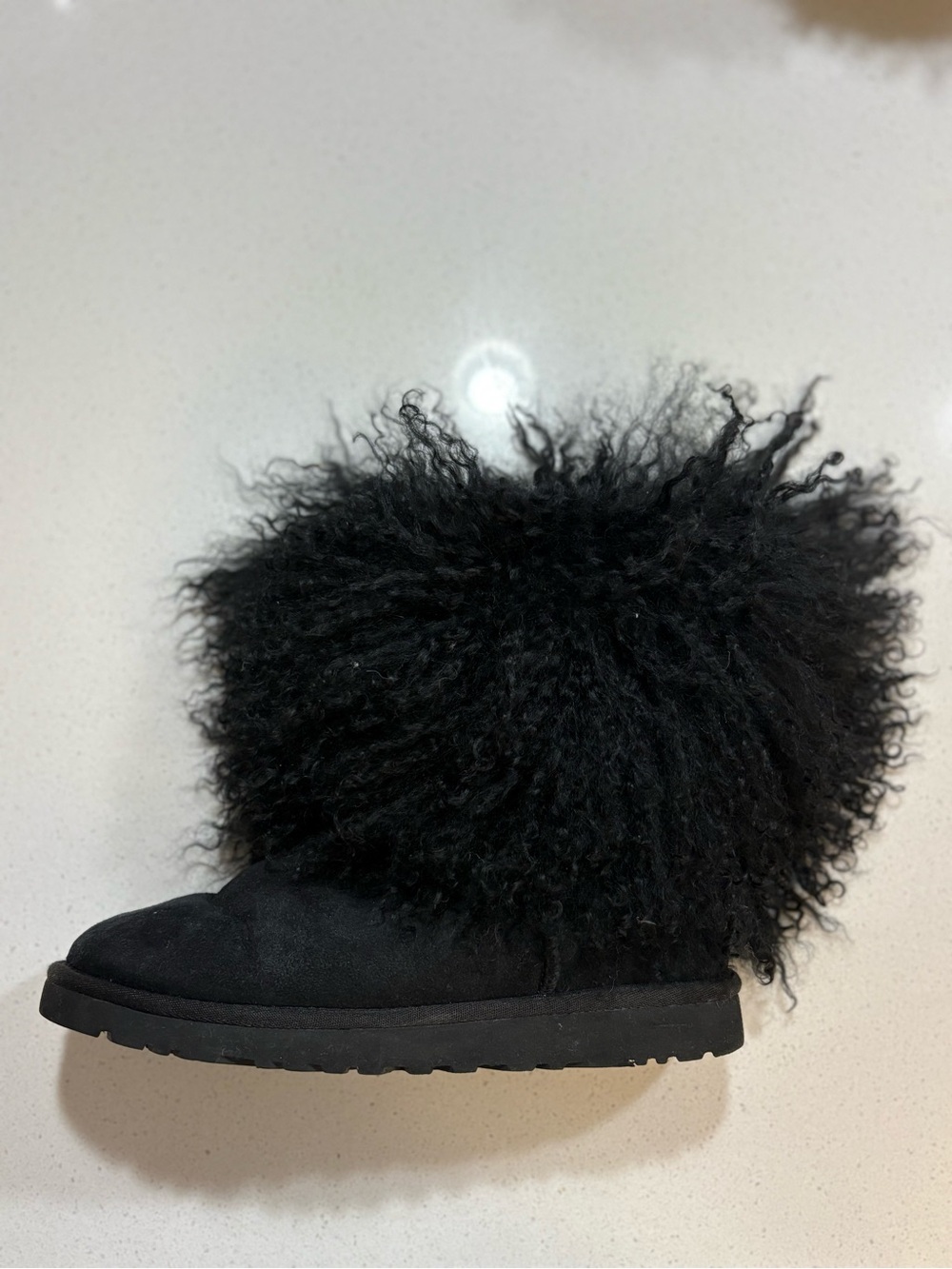 UGG Lida classic, Mongolian sheepskin cuff.